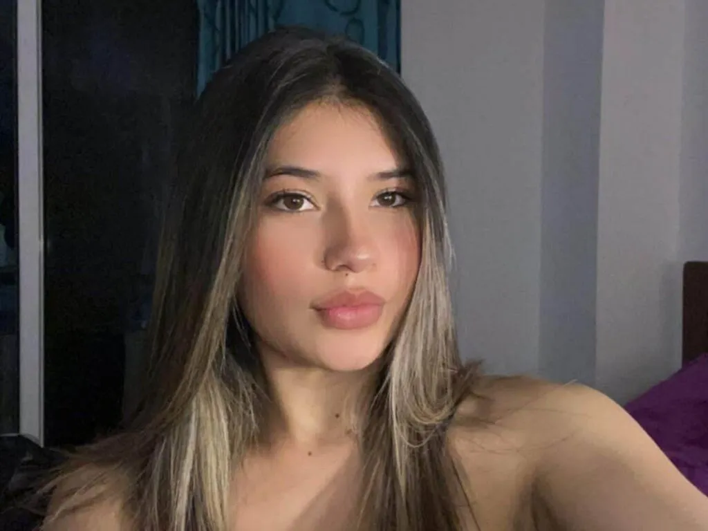 AmberDomingues – webcam model profile photo