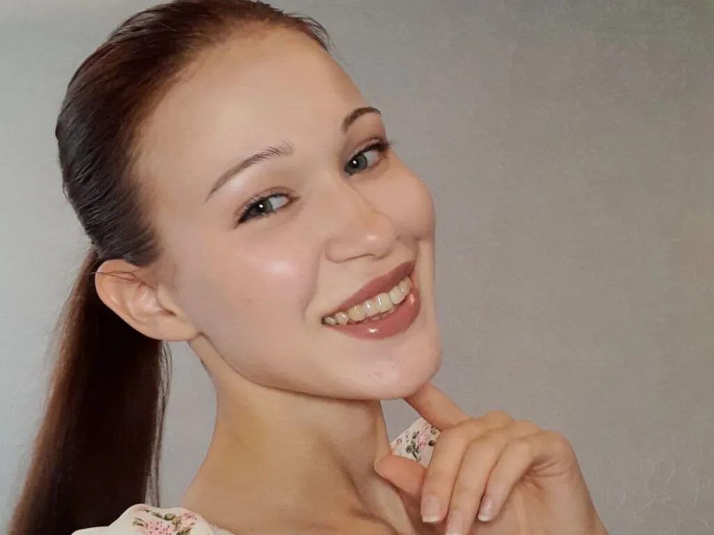 MyriamBlasengame – webcam model profile photo