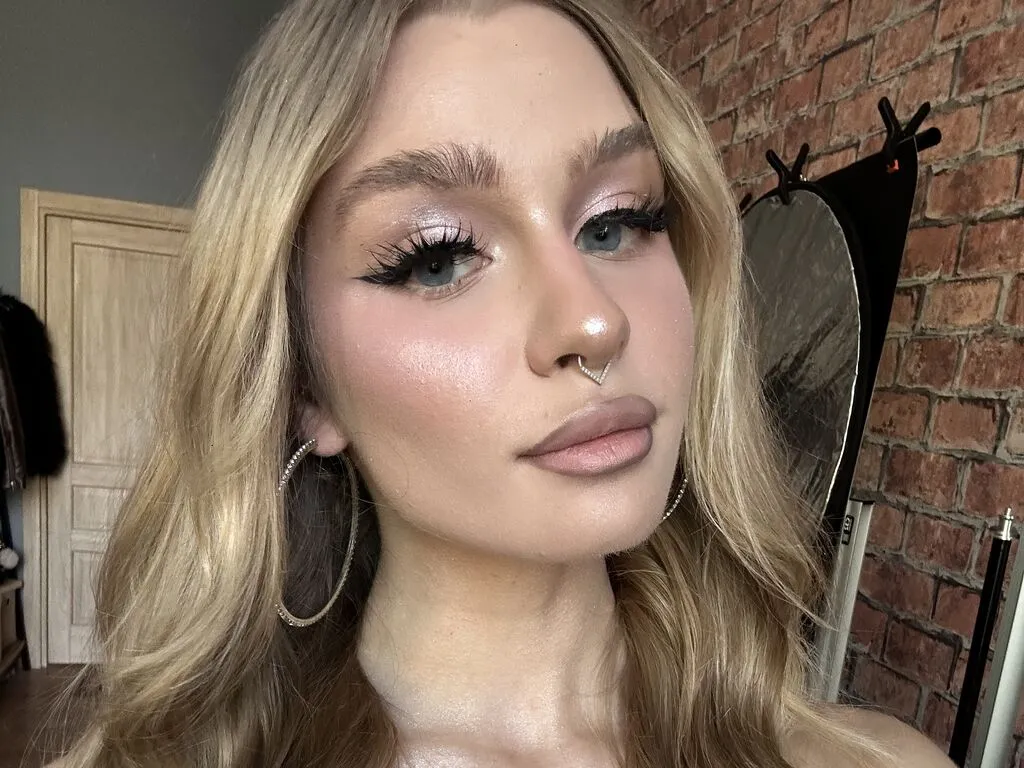 SaphiraLuxe – webcam model profile photo